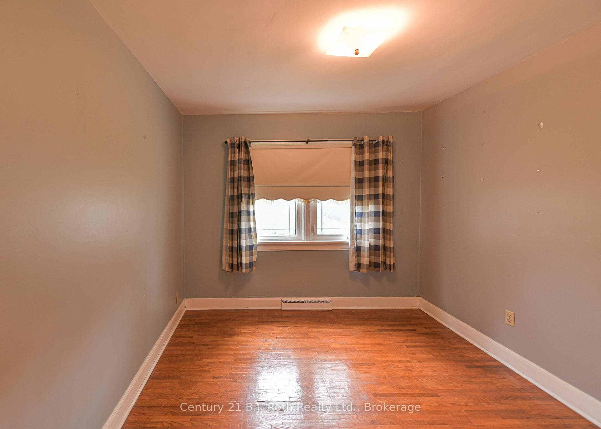 375 Parkhurst Crescent photo 20