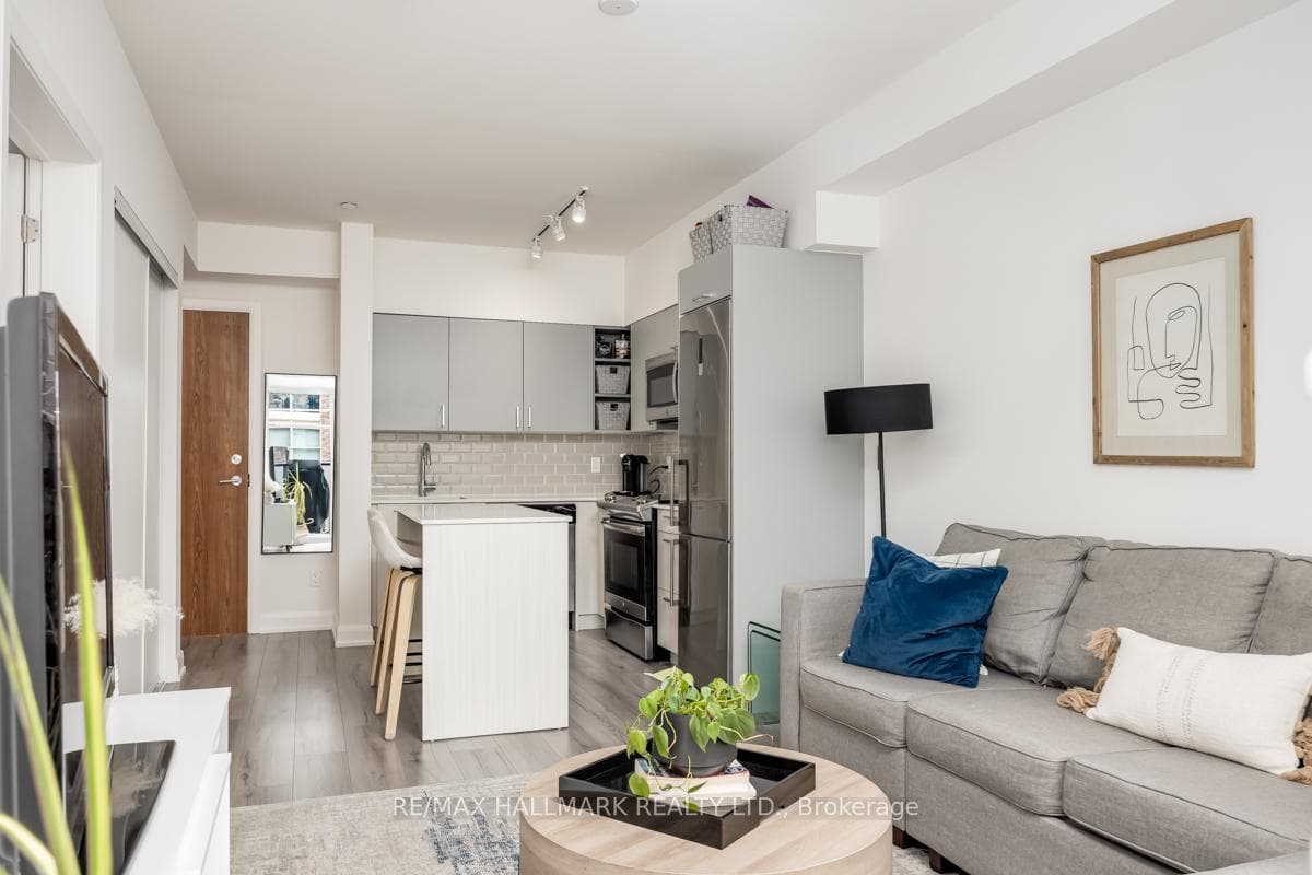 385 Osler Street Unit 306 photo 10