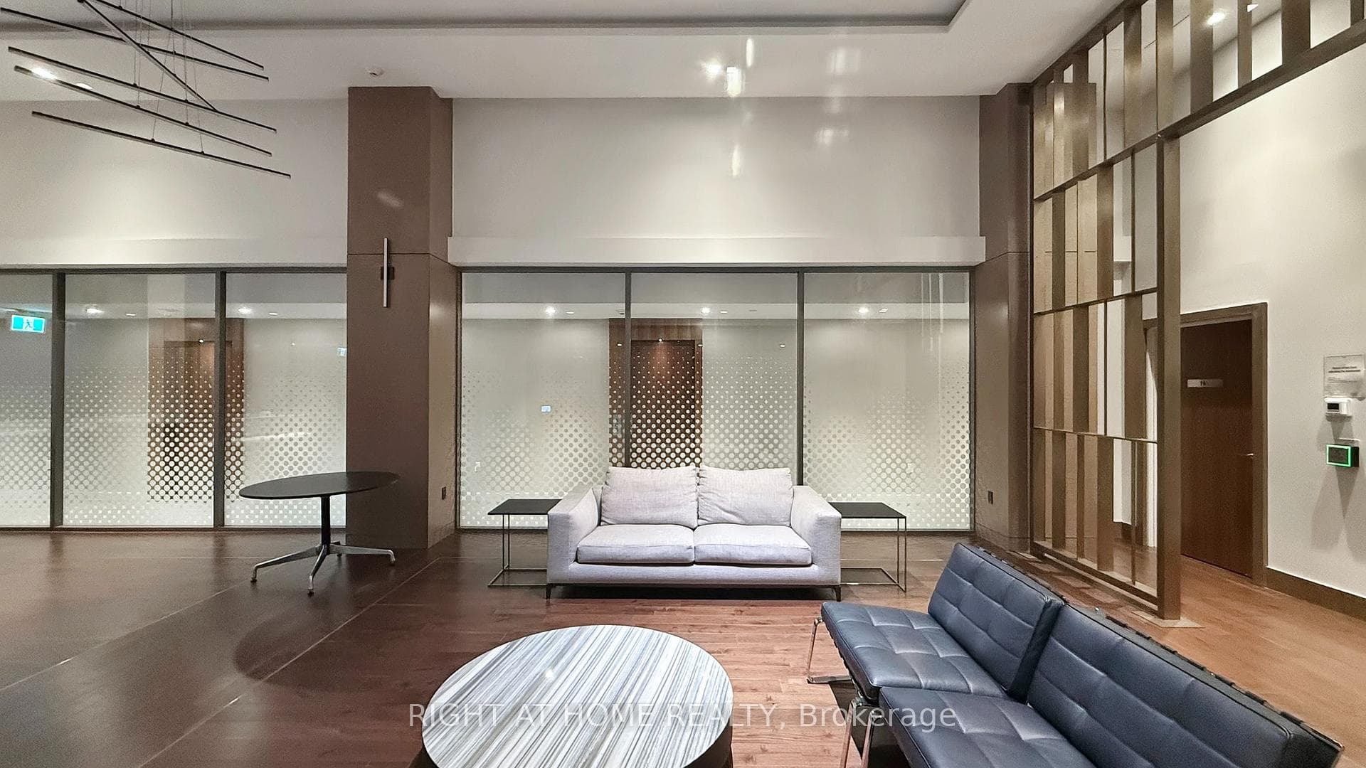 15 Queens Quay Unit 403 photo 34