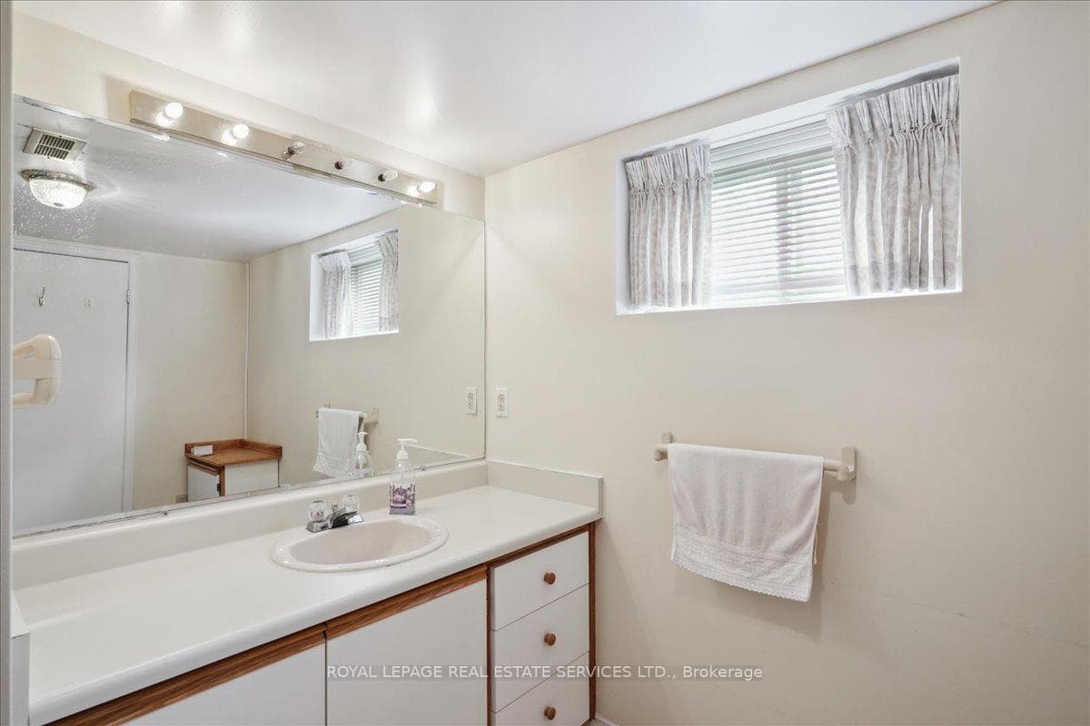 489 Trillium Drive photo 25