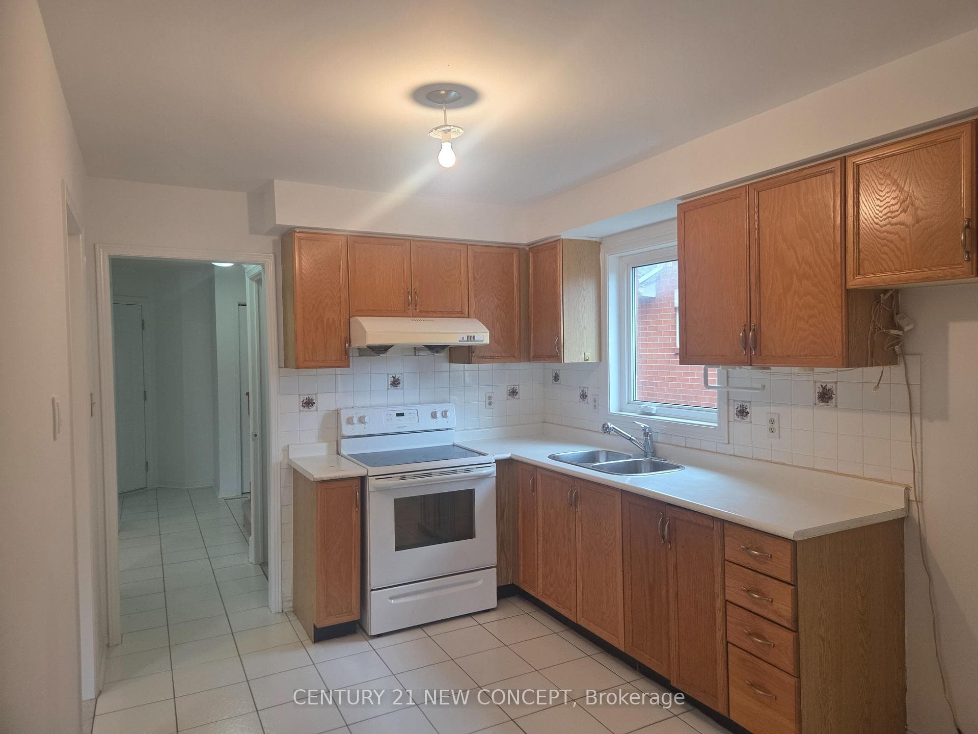 74 Dunsmore Crescent photo 17