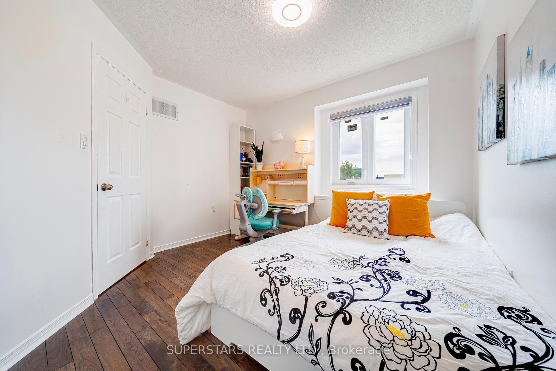 1 Baffin Court photo 18