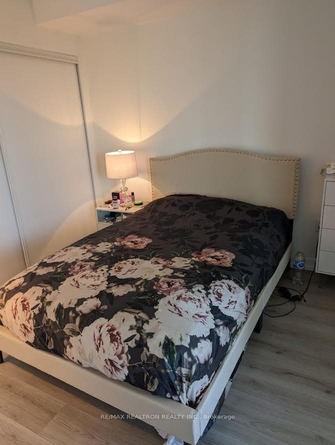 395 Bloor Street Unit 2407 photo 4
