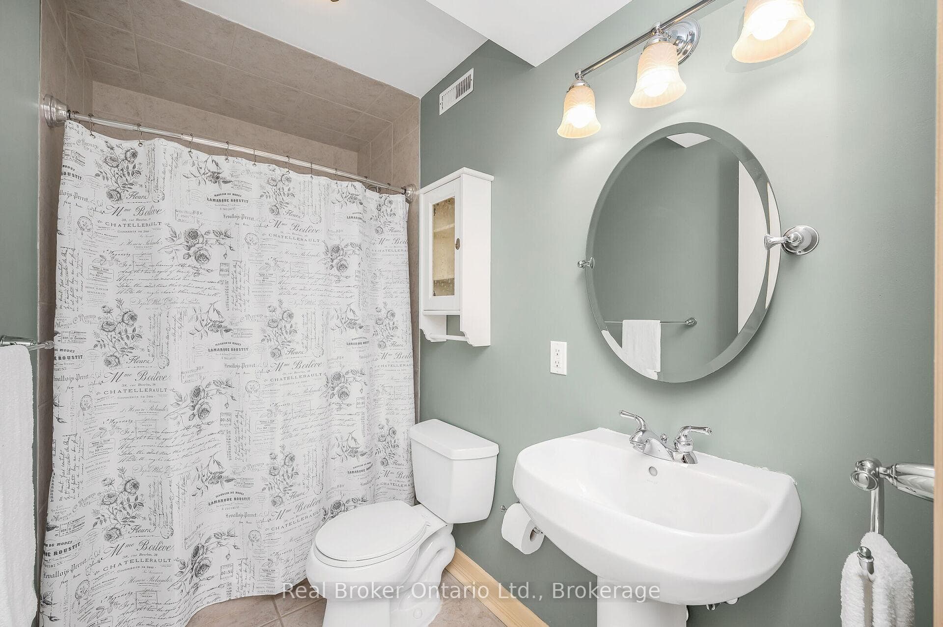 285 Surrey Drive photo 21