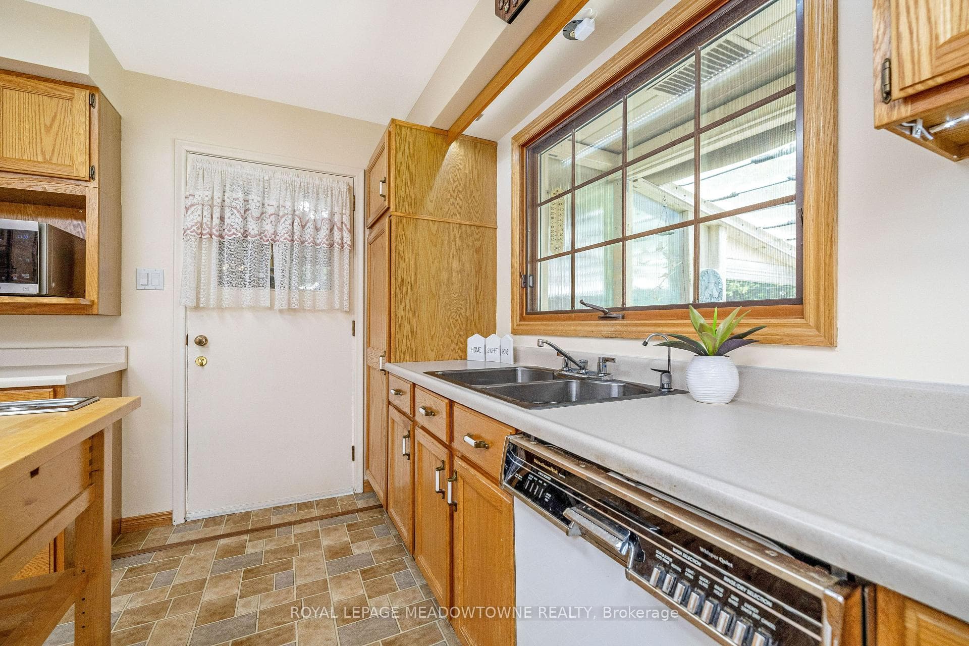 14572 Winston Churchill Boulevard photo 17