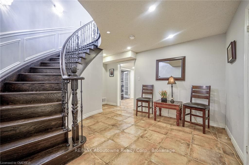 128 WHITTINGTON Place photo 41