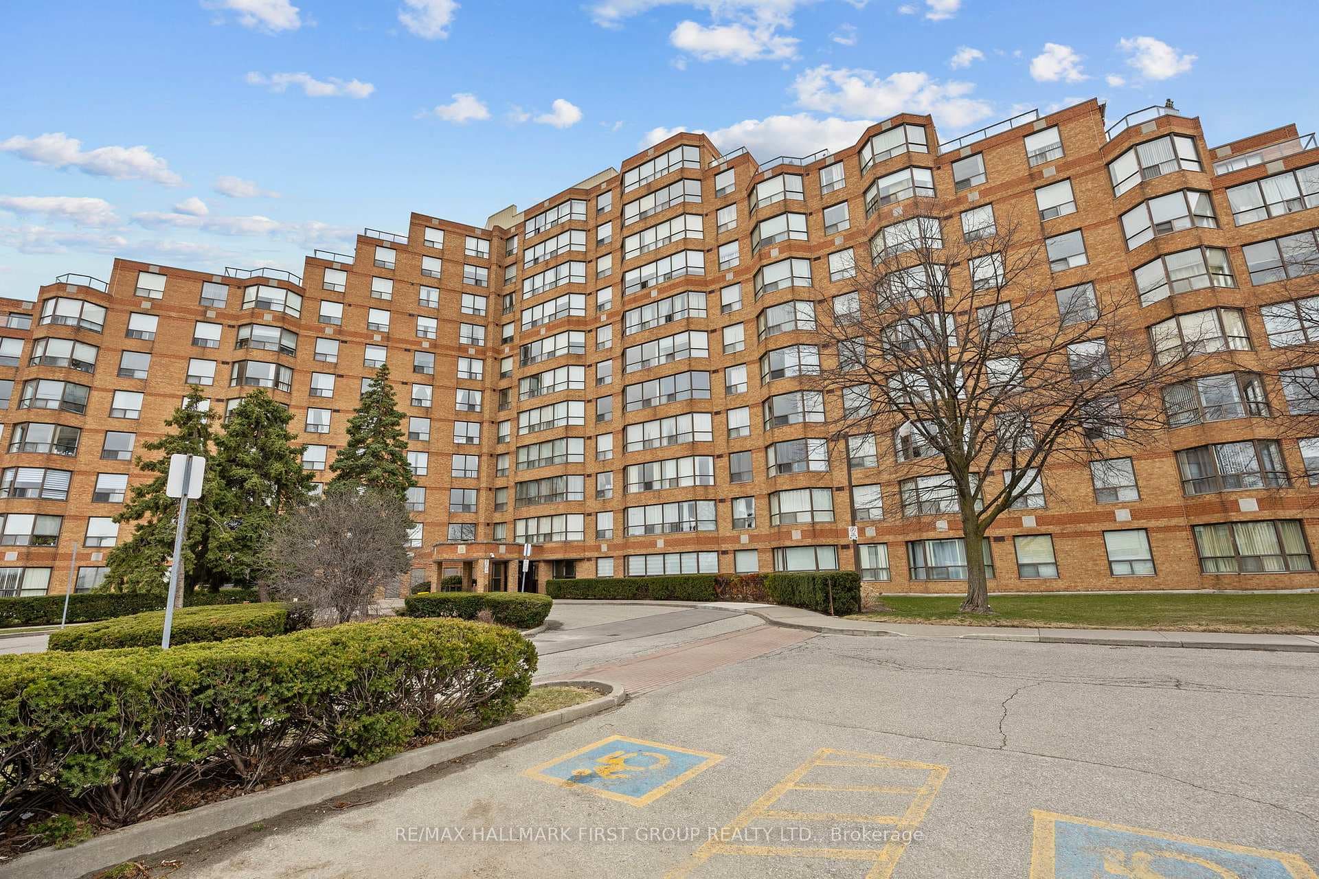 6 Humberline Drive Unit 425 photo 2