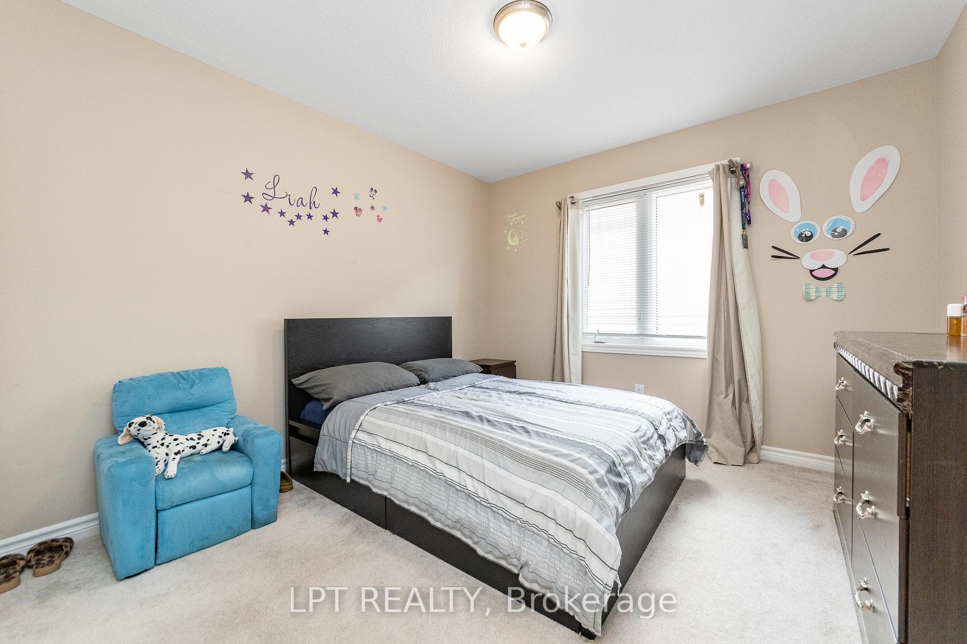 908 Pedigree Street photo 25