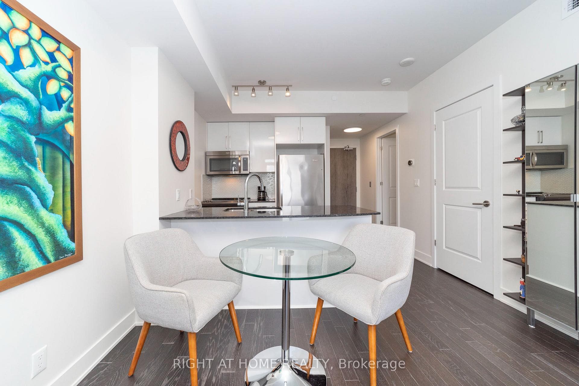485 RICHMOND Road Unit 1309 photo 8