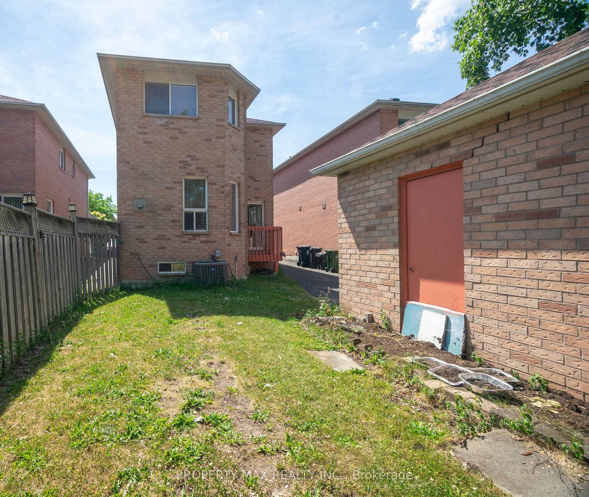 84 Bridlegrove Drive photo 30