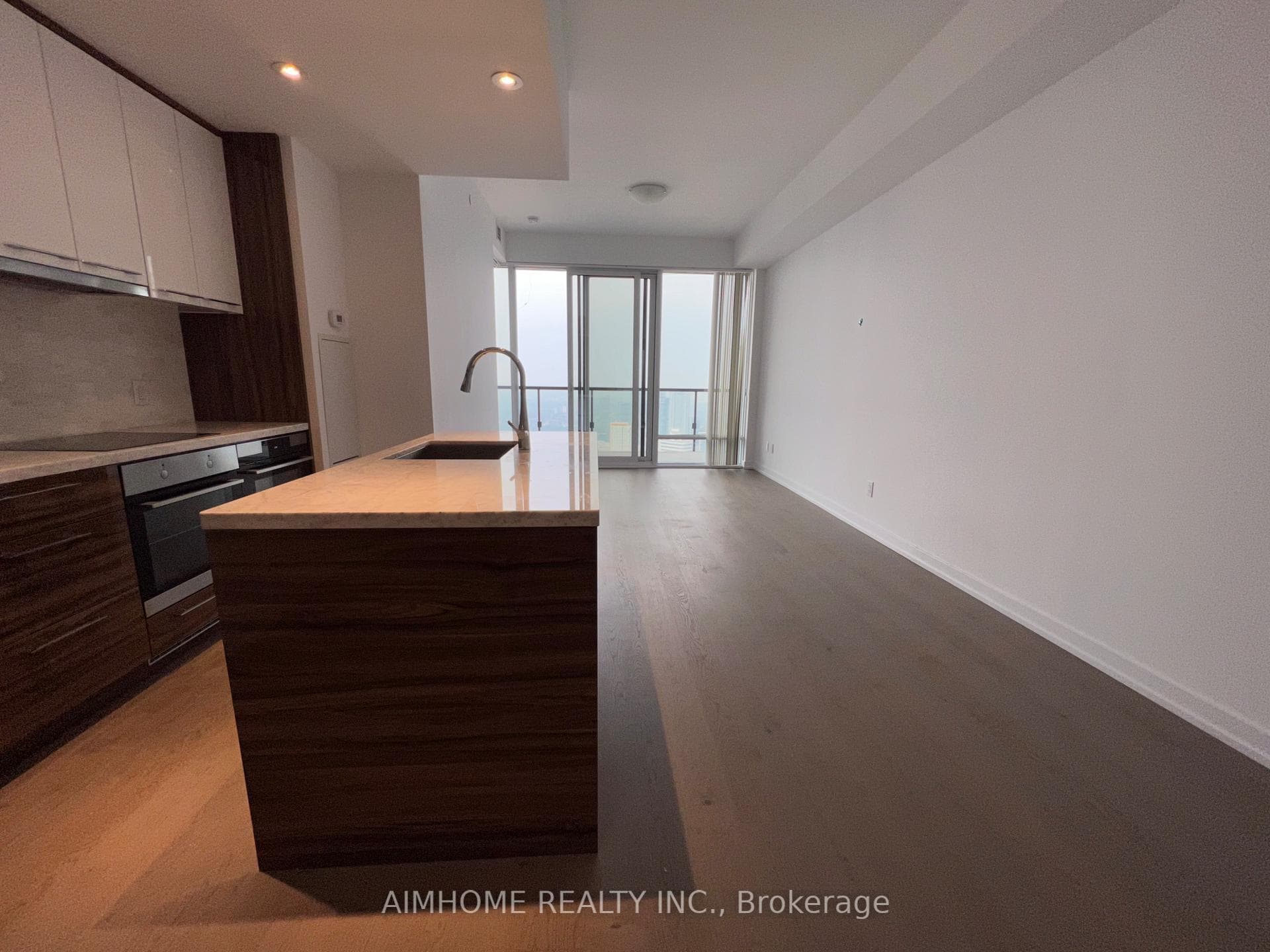 488 University Avenue Unit 5105 photo 28