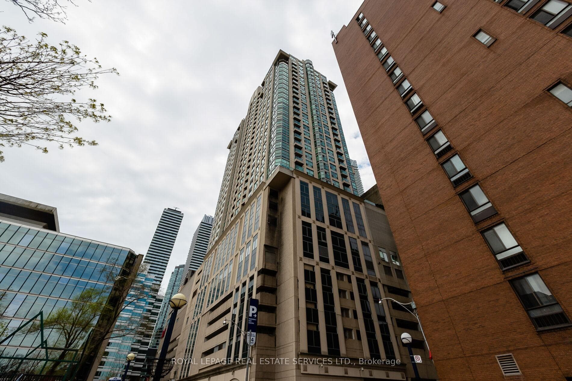 8 Park Road Unit 3307 photo 1