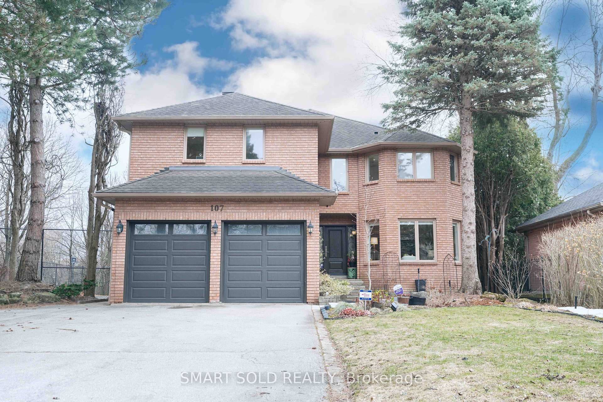 107 Arnold Avenue photo 5
