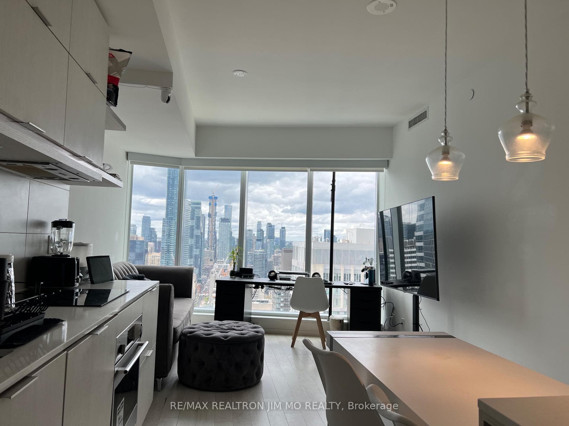 197 Yonge Street Unit 3914 photo 31