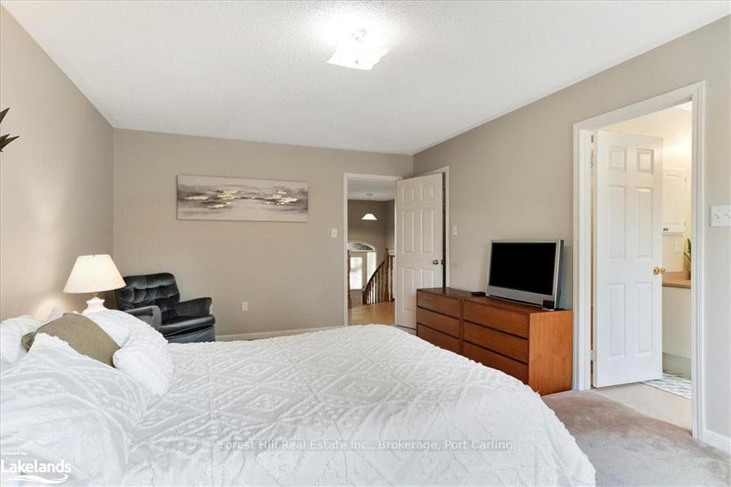 28 NORTHWOOD Drive photo 30