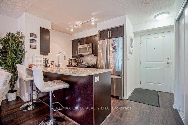 35 Bastion Street Unit 1716 photo 5
