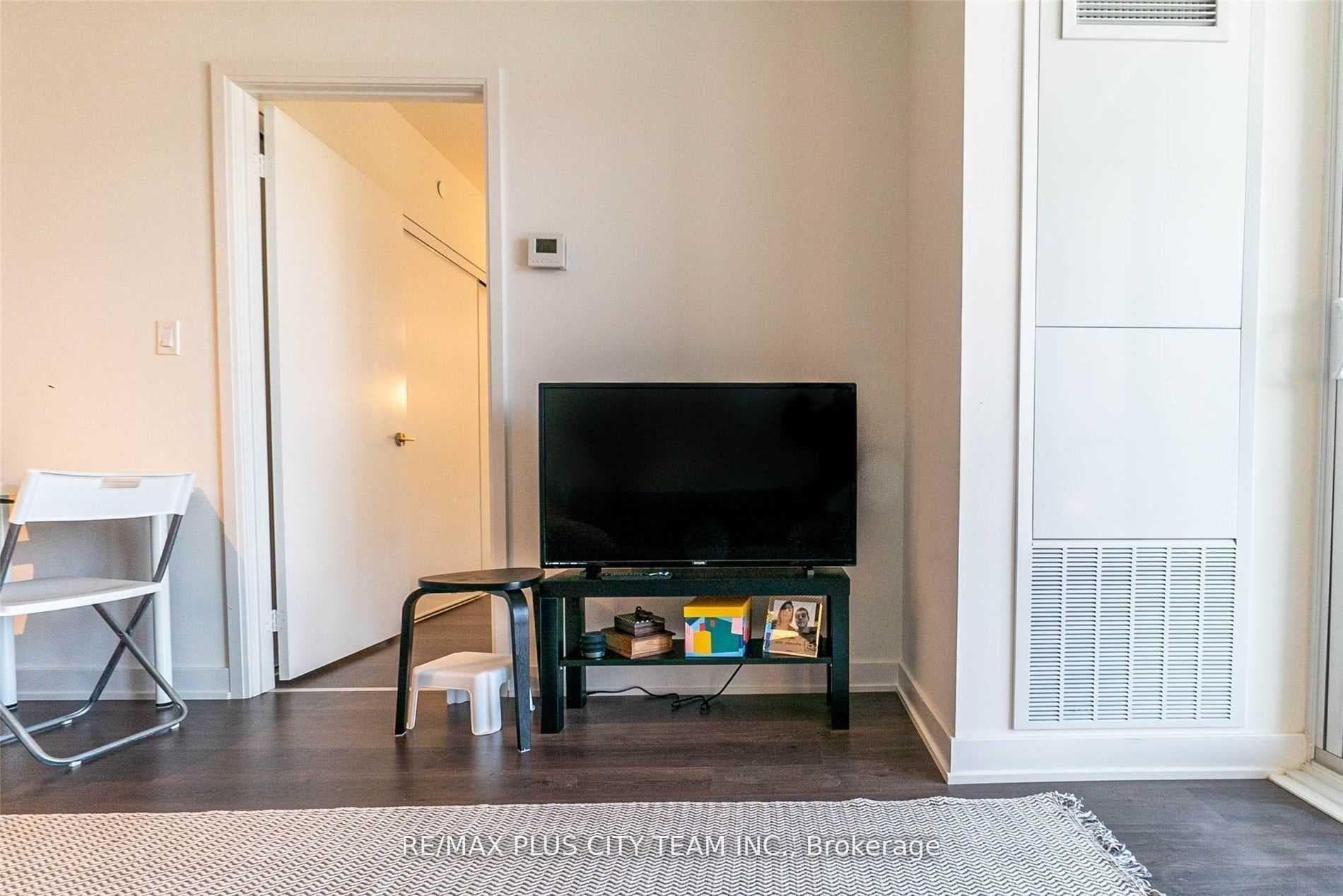 27 Bathurst Street Unit 610W photo 6