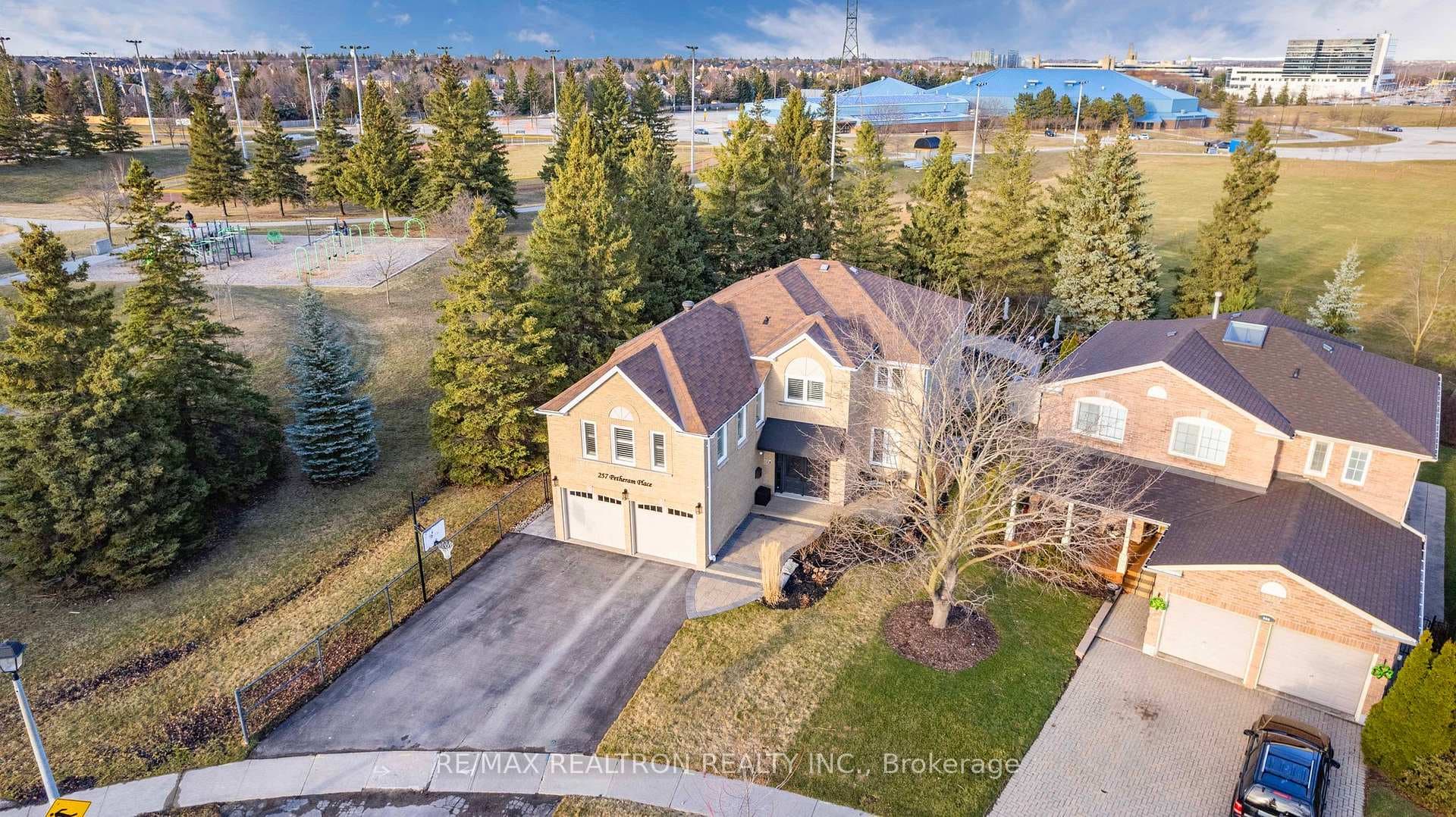 257 Petheram Place photo 39