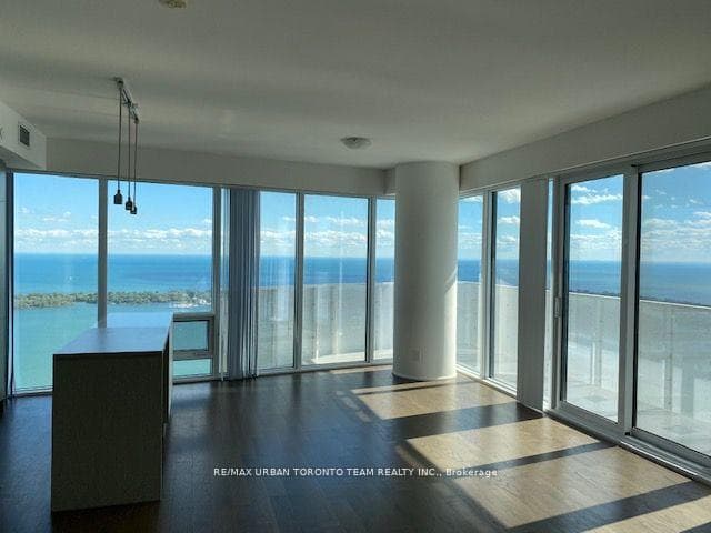 100 Harbour Street Unit 6710 photo 9
