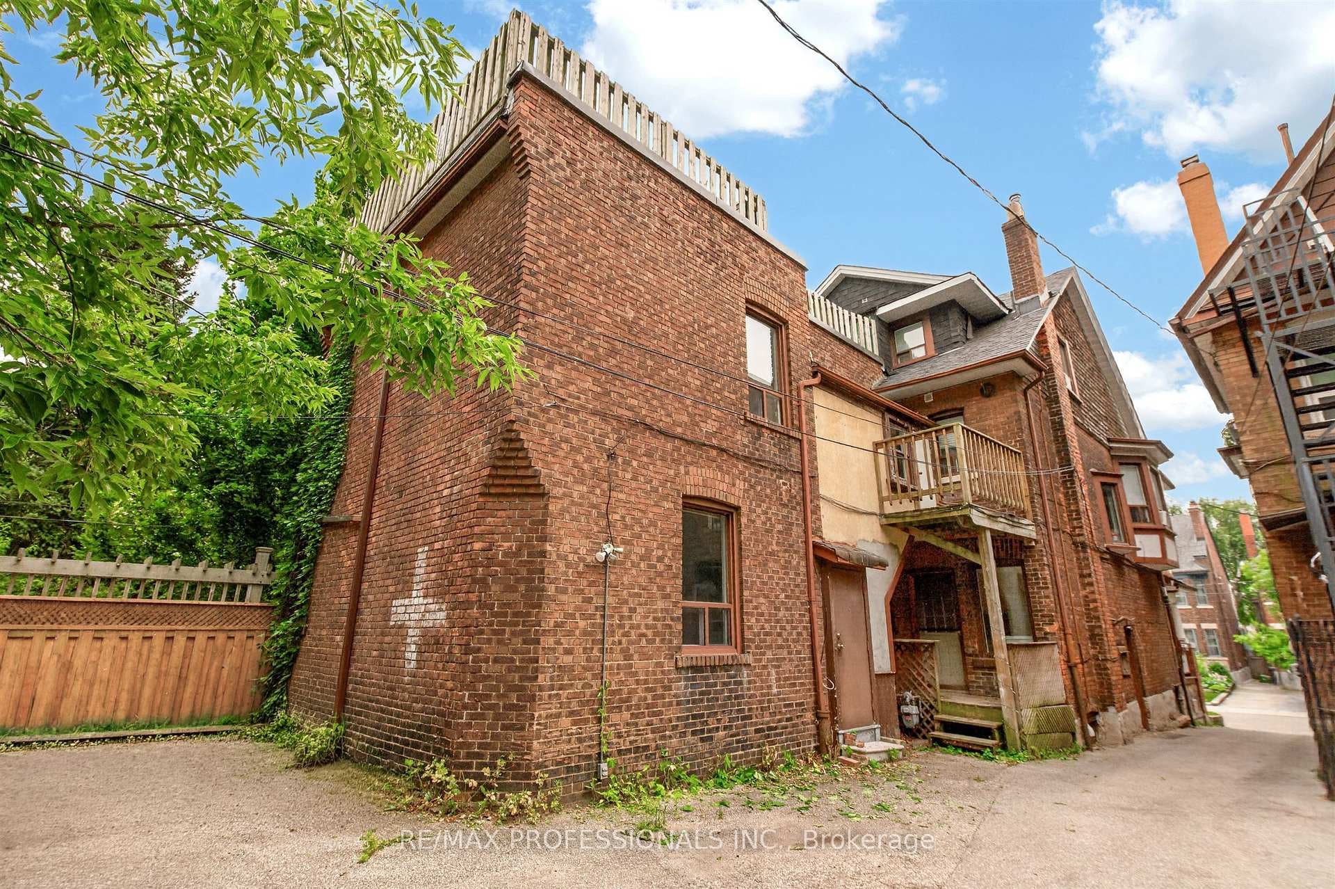 182 Geoffrey Street