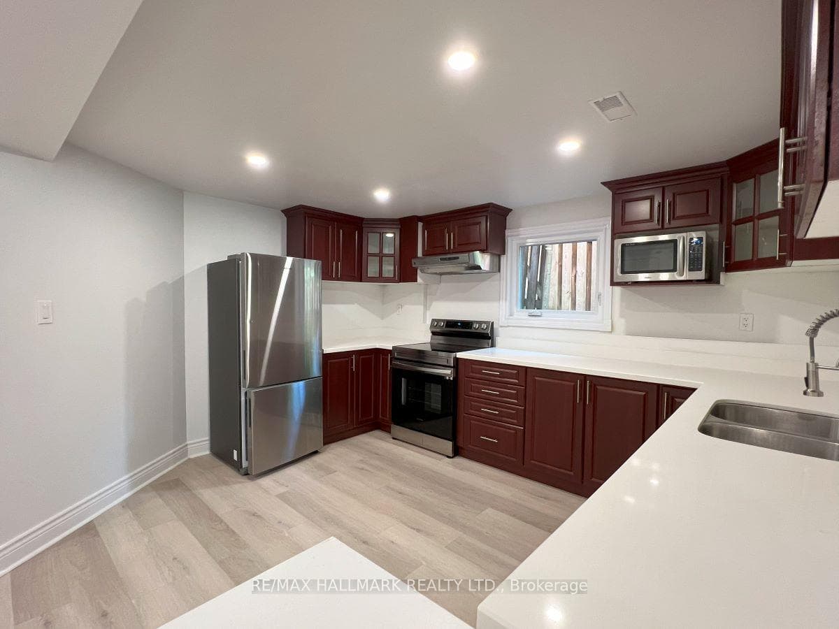 6 Ardill Crescent Unit Lower photo 10