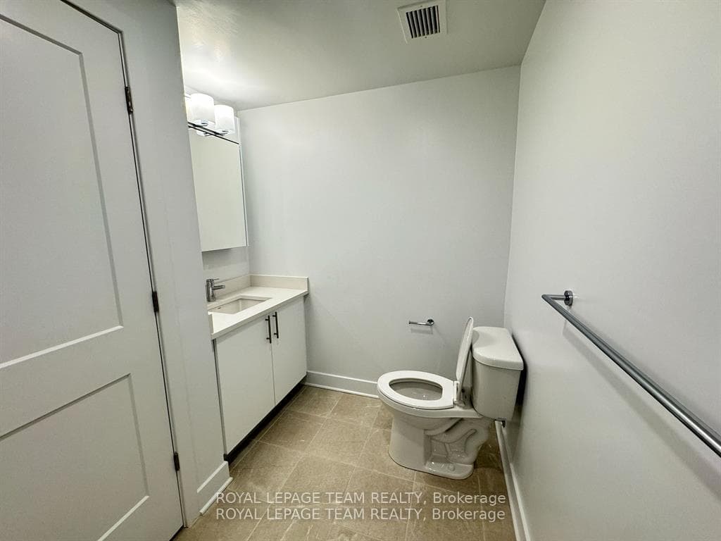 180 George Street Unit 711 photo 10