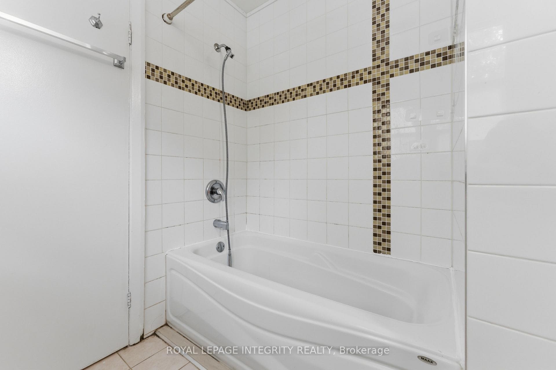 1873 Fairbanks Avenue photo 20