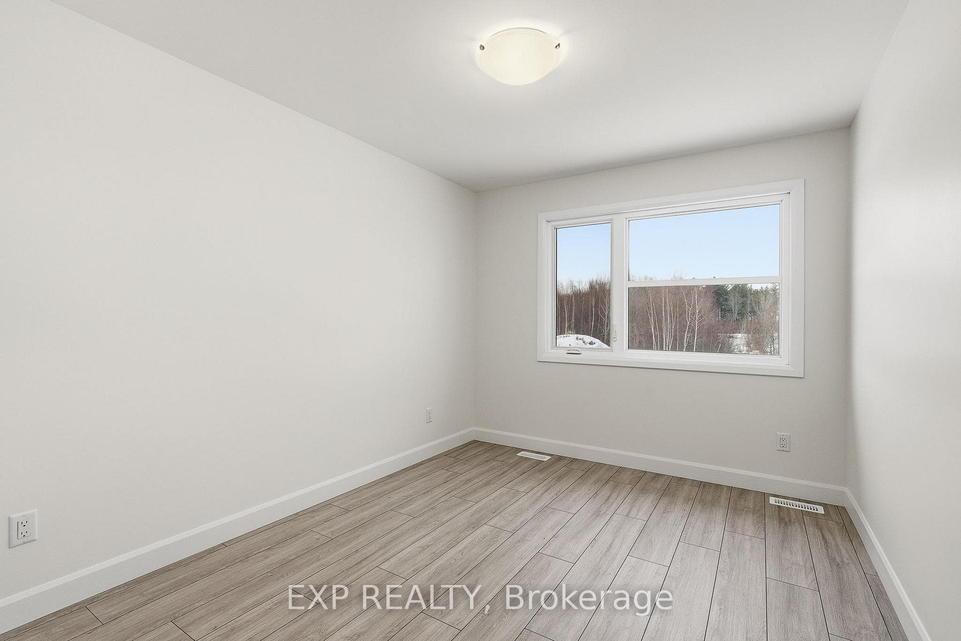 142 Elizabeth Street photo 11