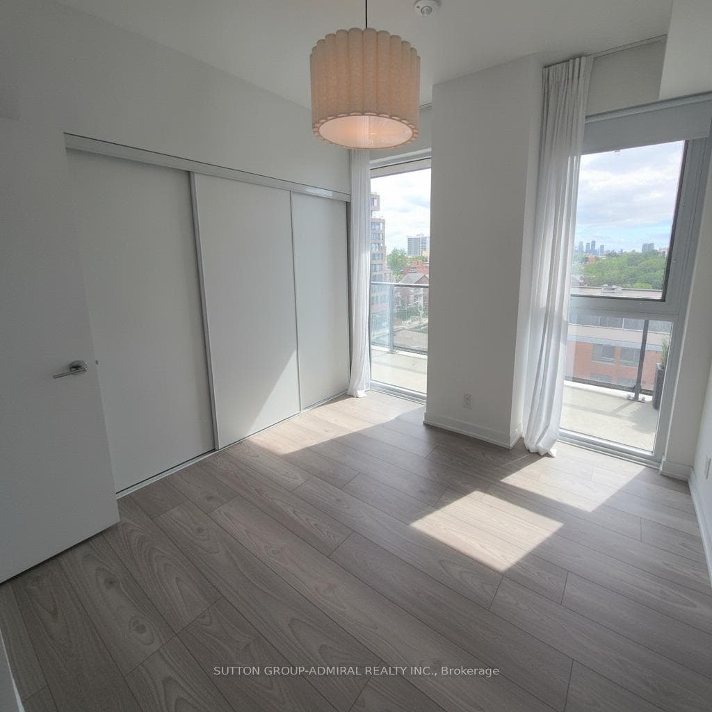 285 Dufferin Street Unit 624 photo 8
