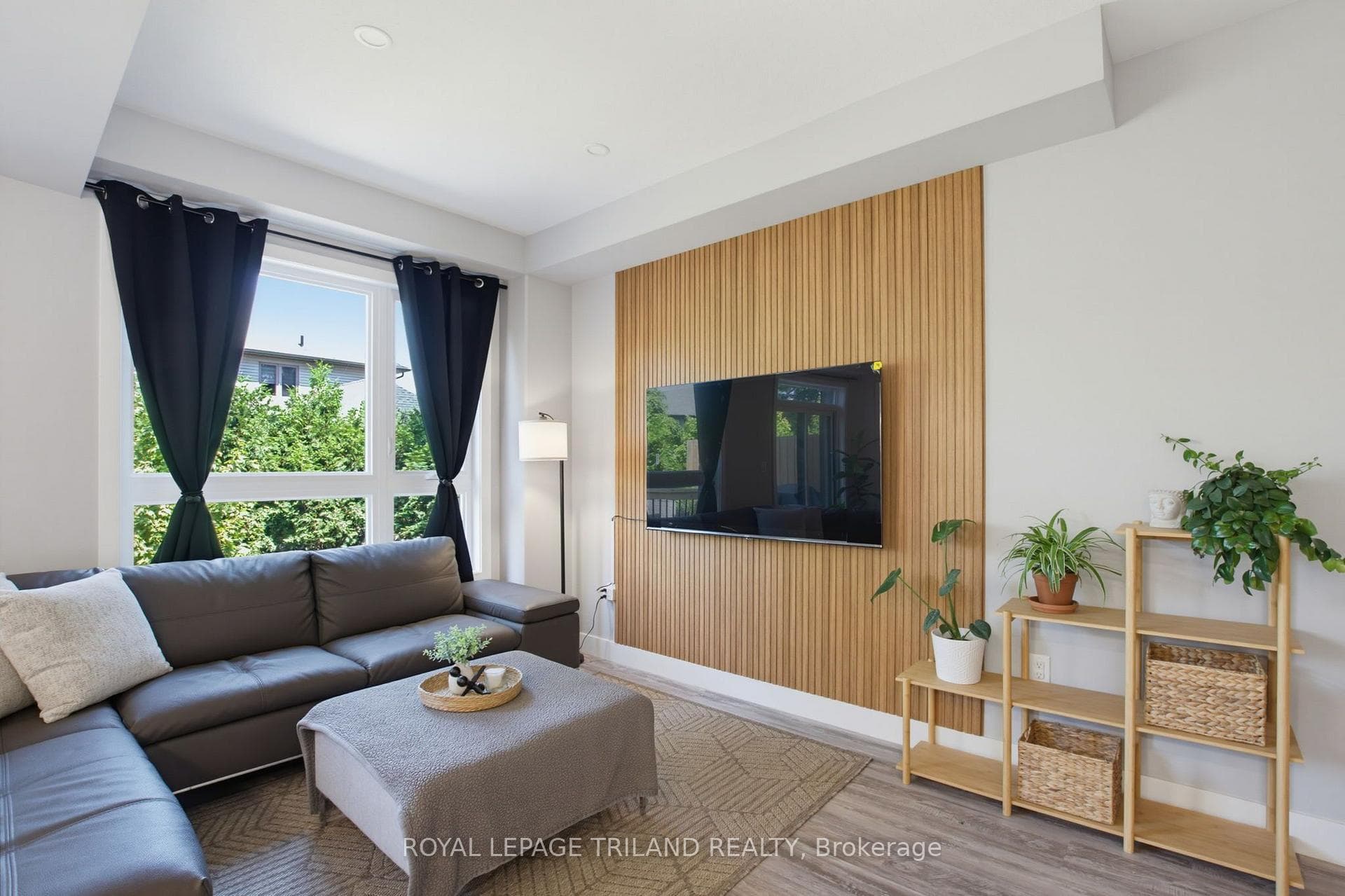 3557 Colonel Talbot Road Unit 14 photo 8