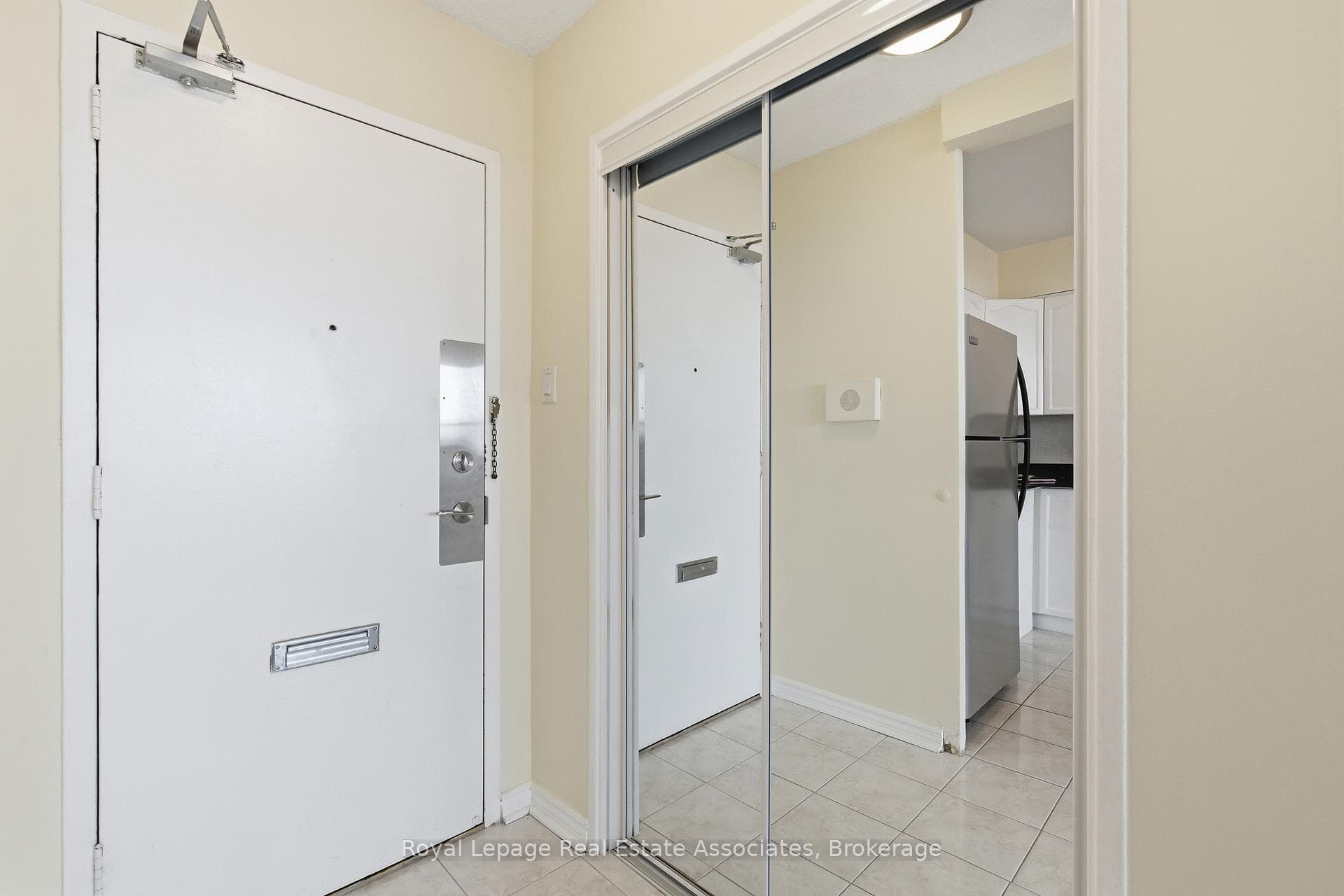 551 The West Mall N/A Unit 706 photo 3