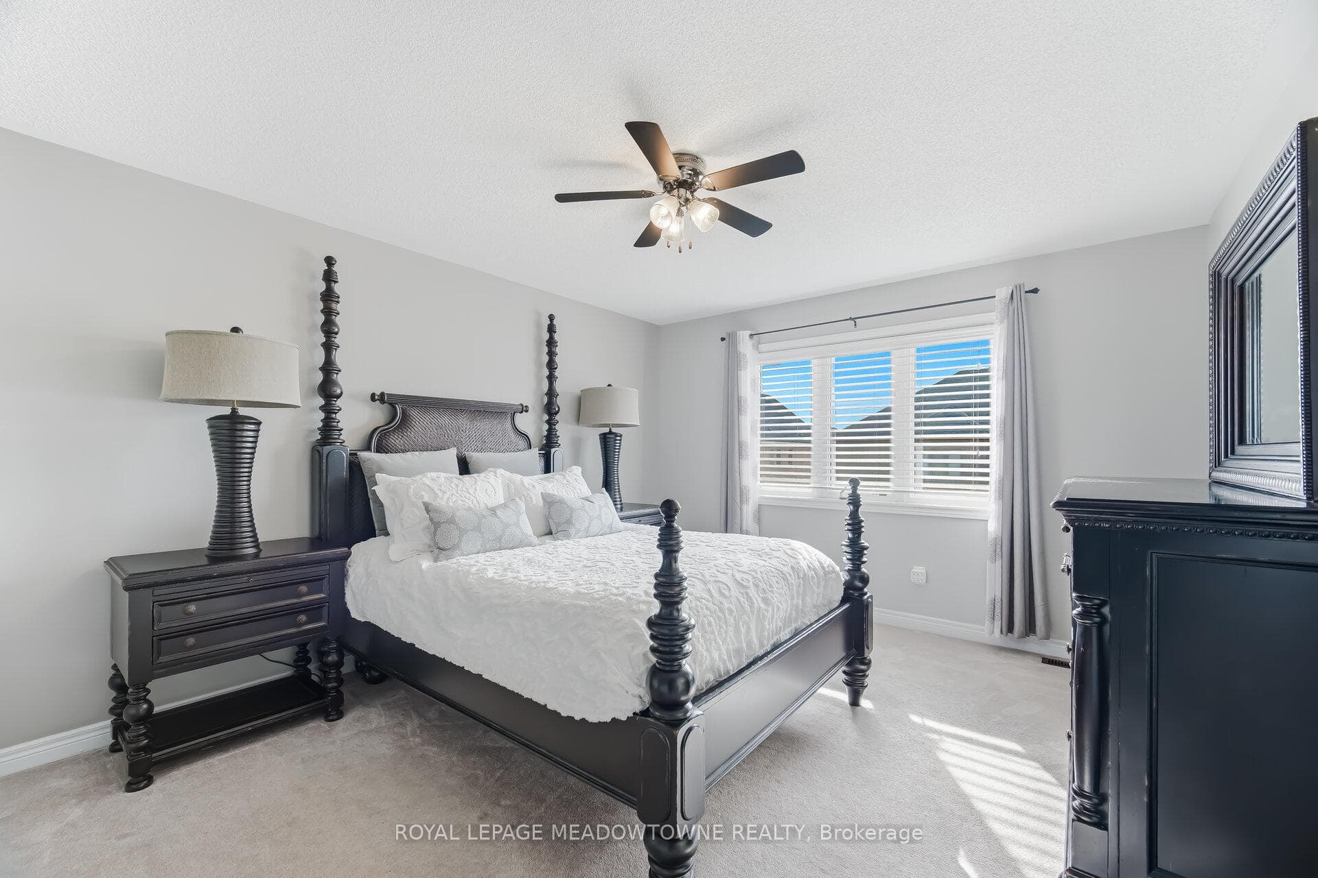 21 Sharpe Crescent photo 26