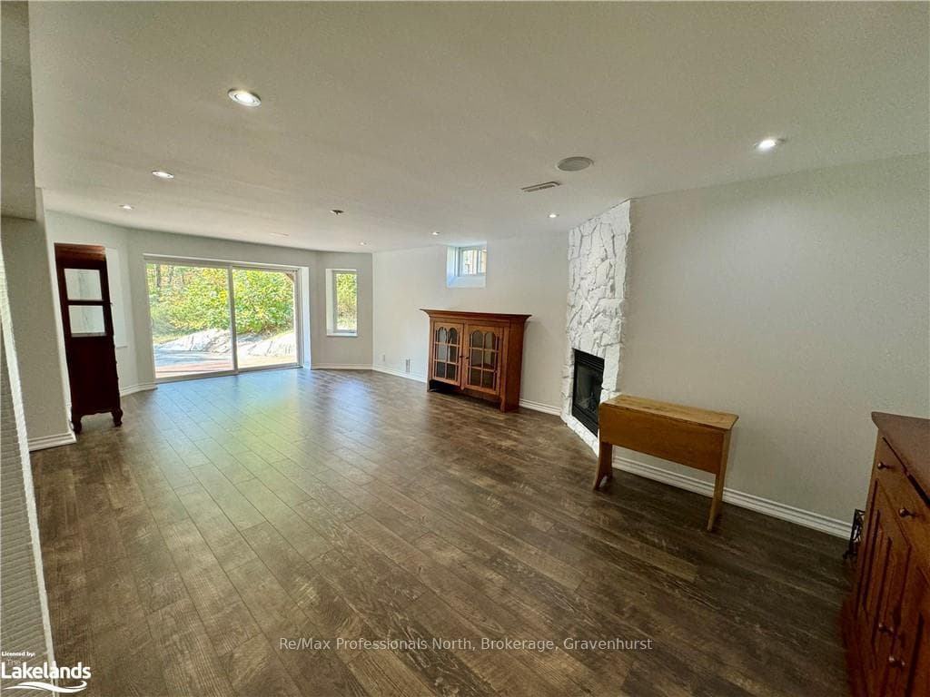 20 BREAKWATER Court photo 29