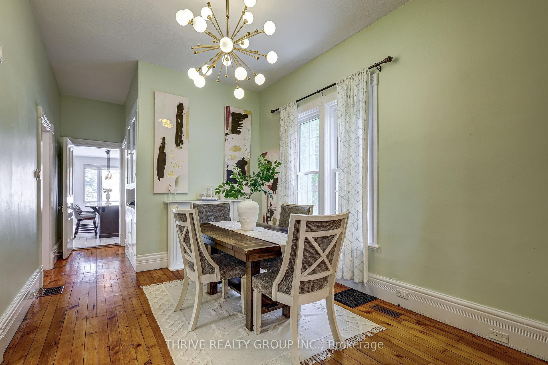 866 William Street photo 12