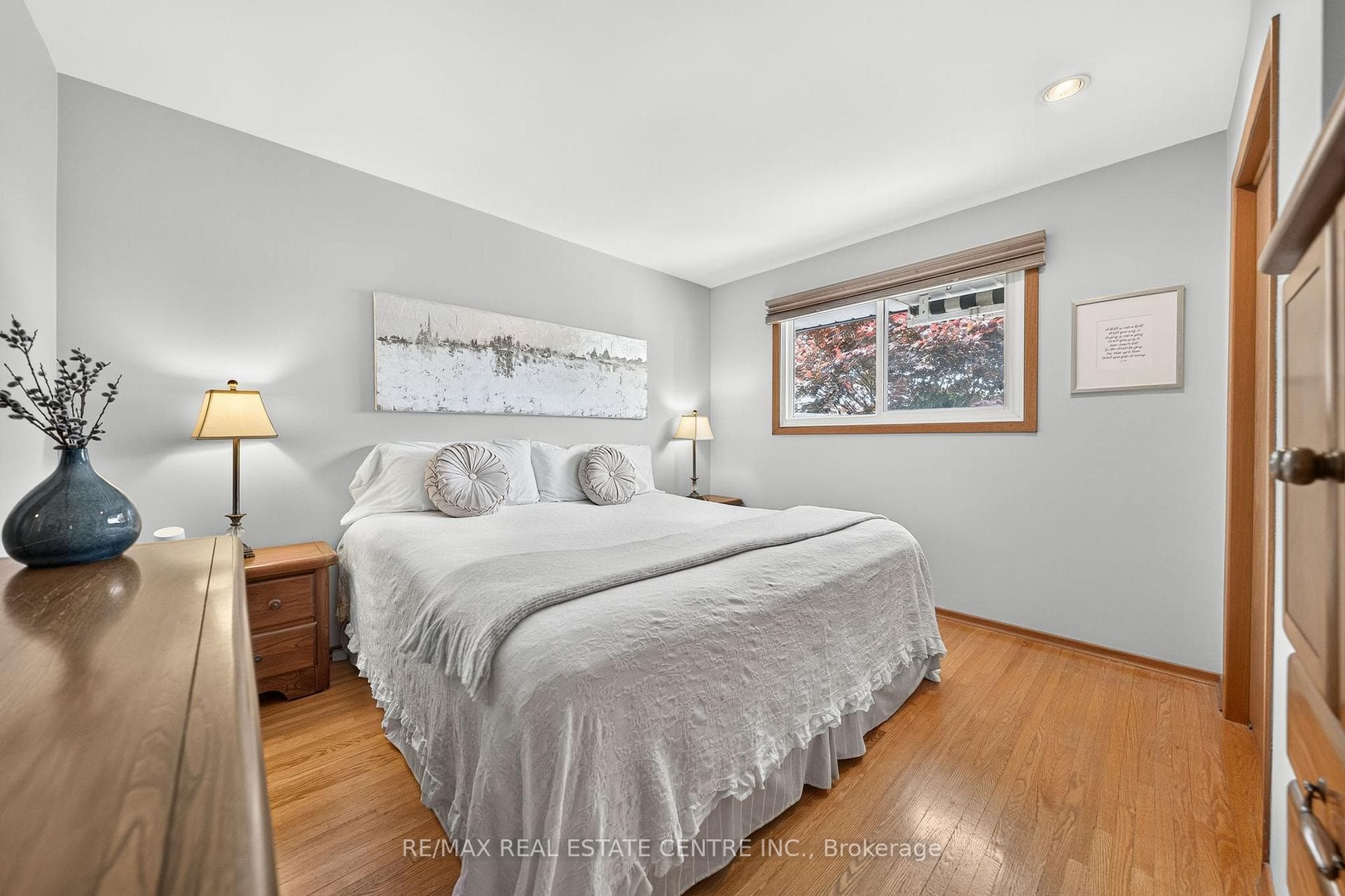 107 Laurentian Drive photo 17