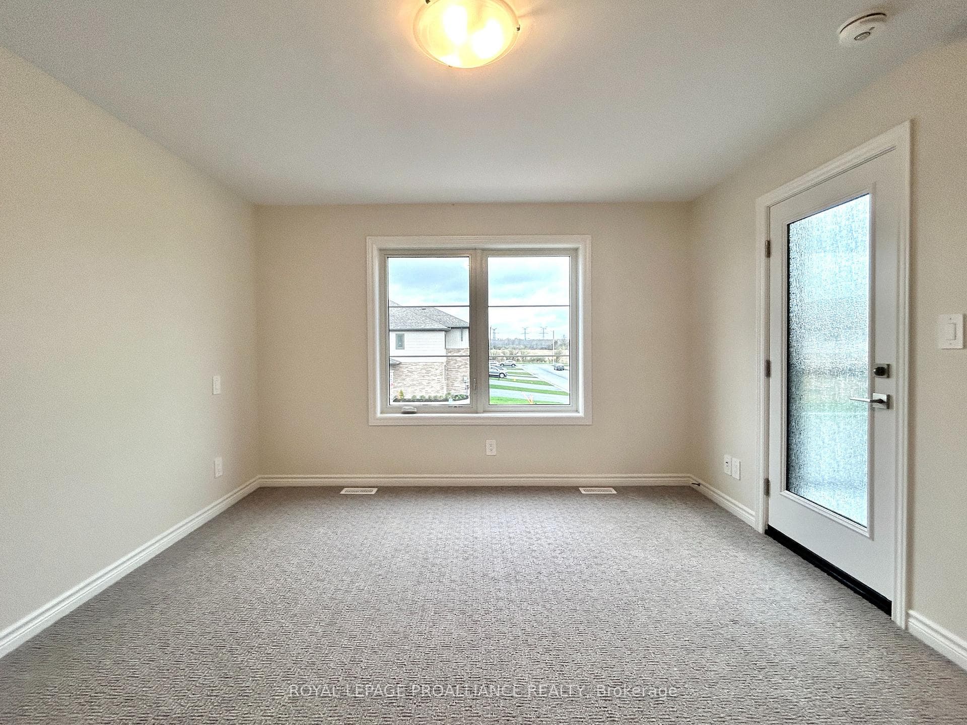 36 Riverstone Way photo 11