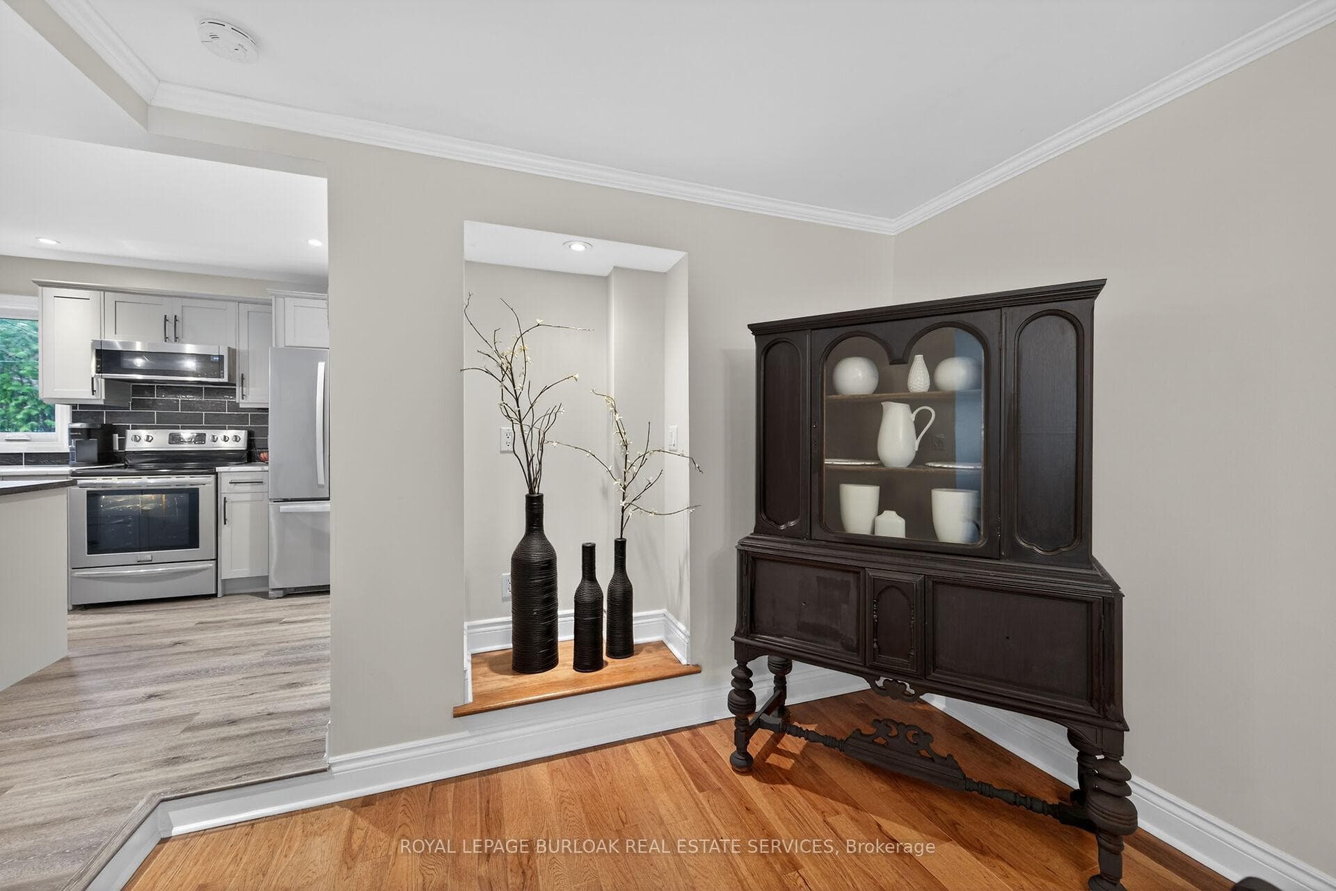 2387 Maryvale Court photo 10