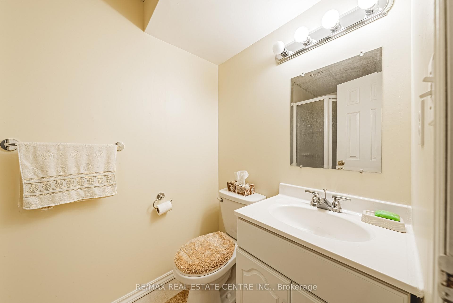 65 Foxglove Crescent photo 25