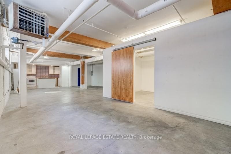 535 Queen Street Unit 3 photo 4