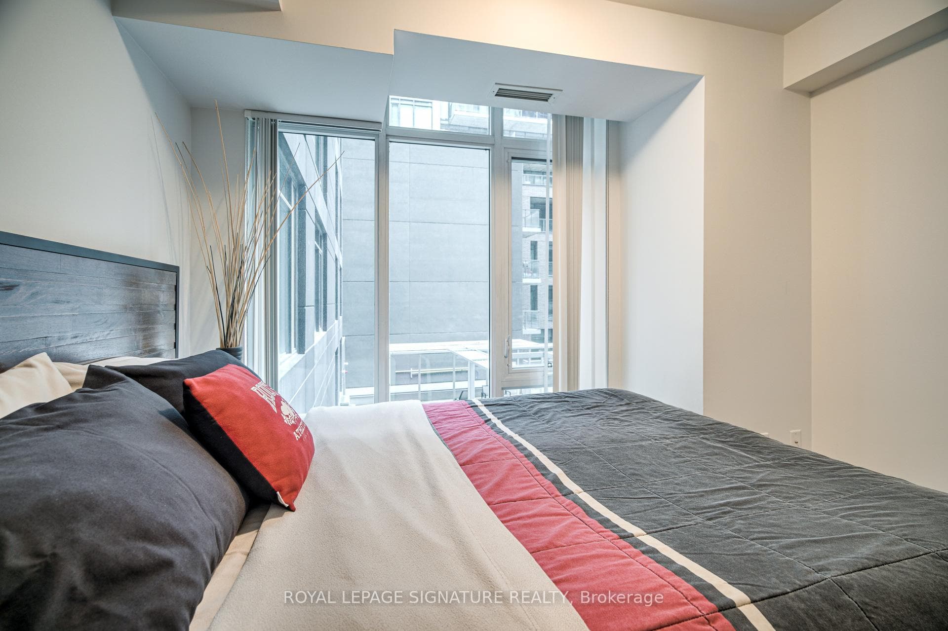 525 Adelaide Street Unit 531 photo 20