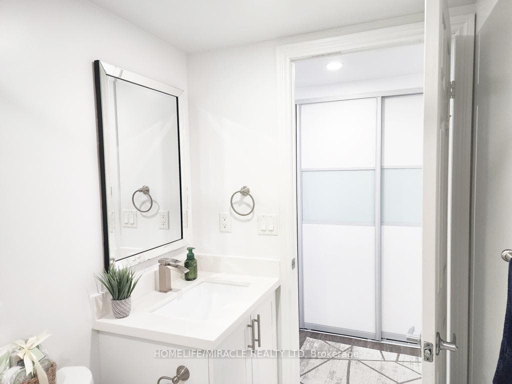 3880 Duke of York Boulevard Unit 2115 photo 22