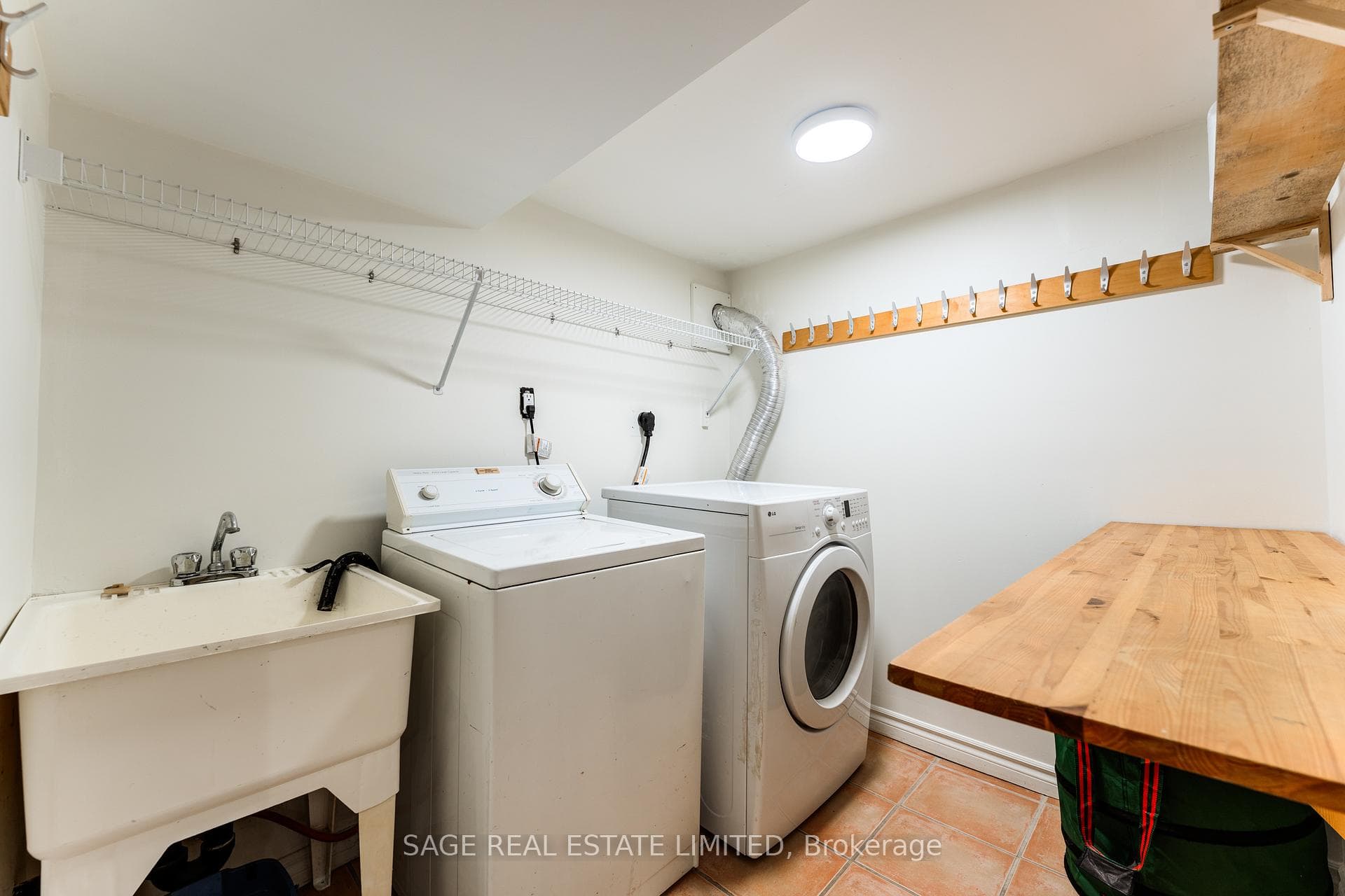 119 Gore Vale Avenue photo 33