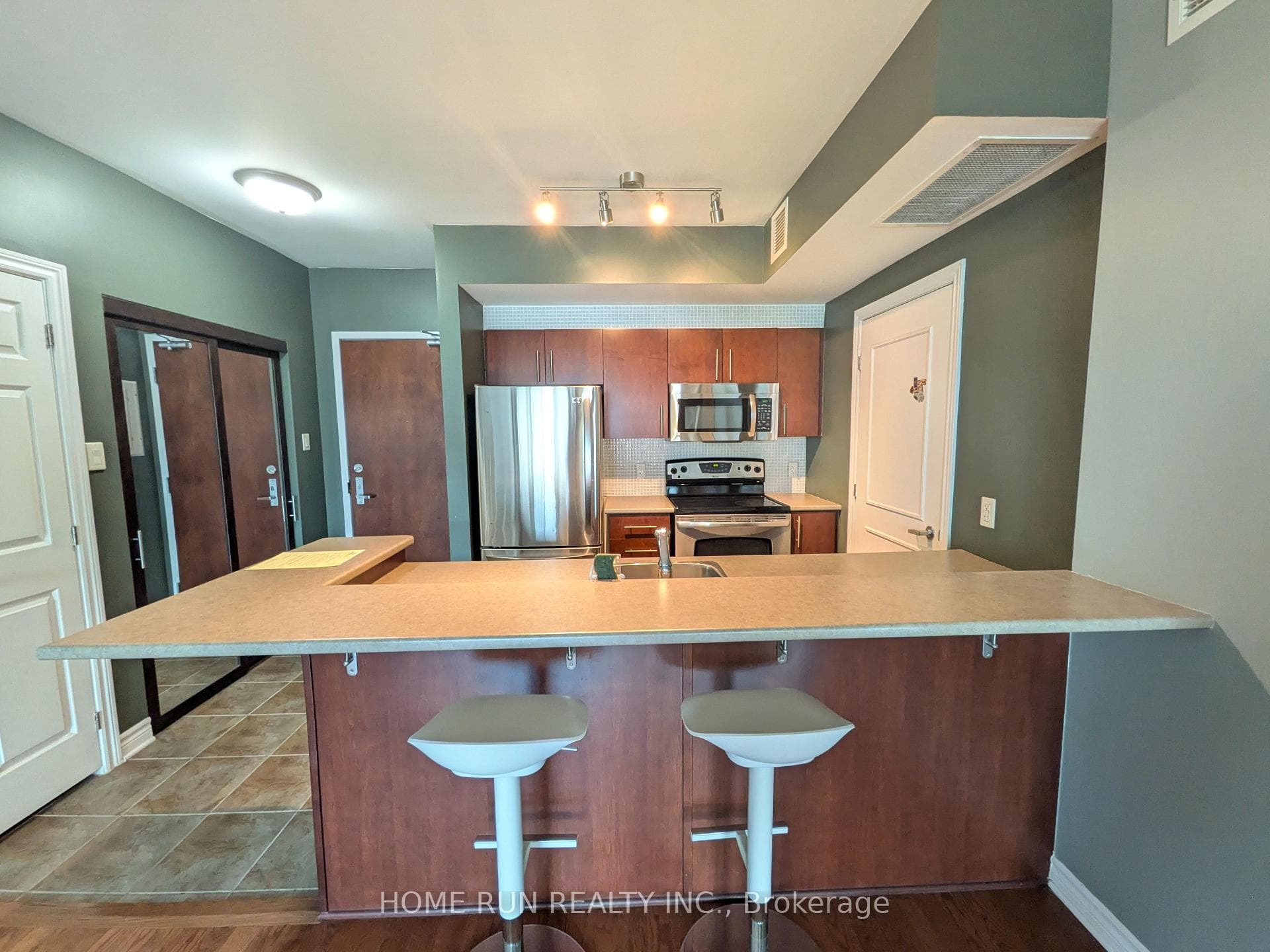 200 RIDEAU Street Unit 1107 photo 8