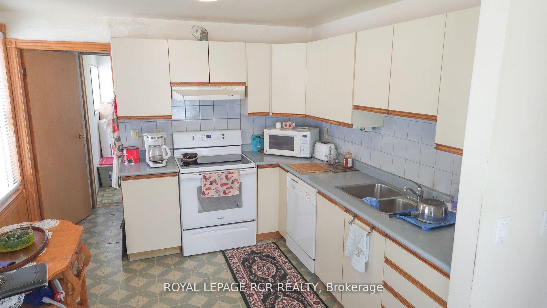20377 Leslie Street photo 24