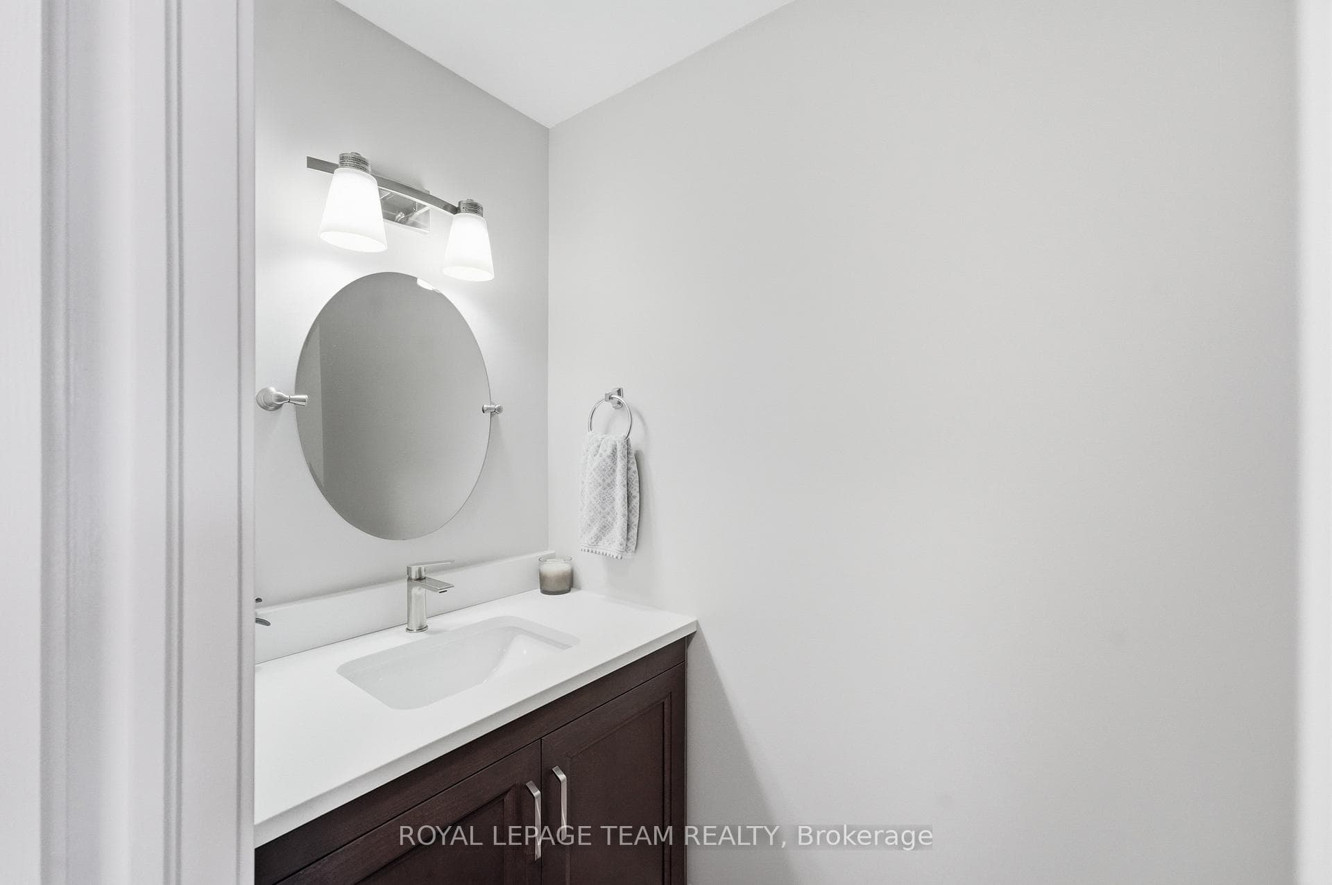 4580 Ogilvie Walk Crescent photo 24
