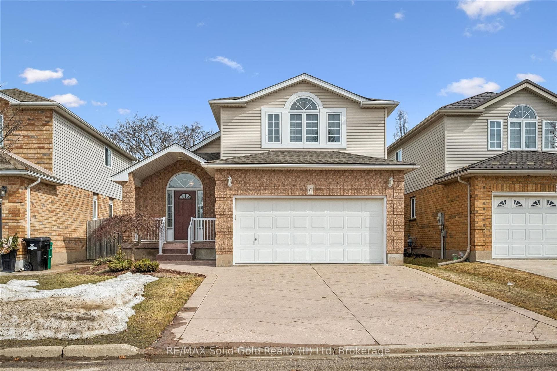 6 Keller Crescent photo 1