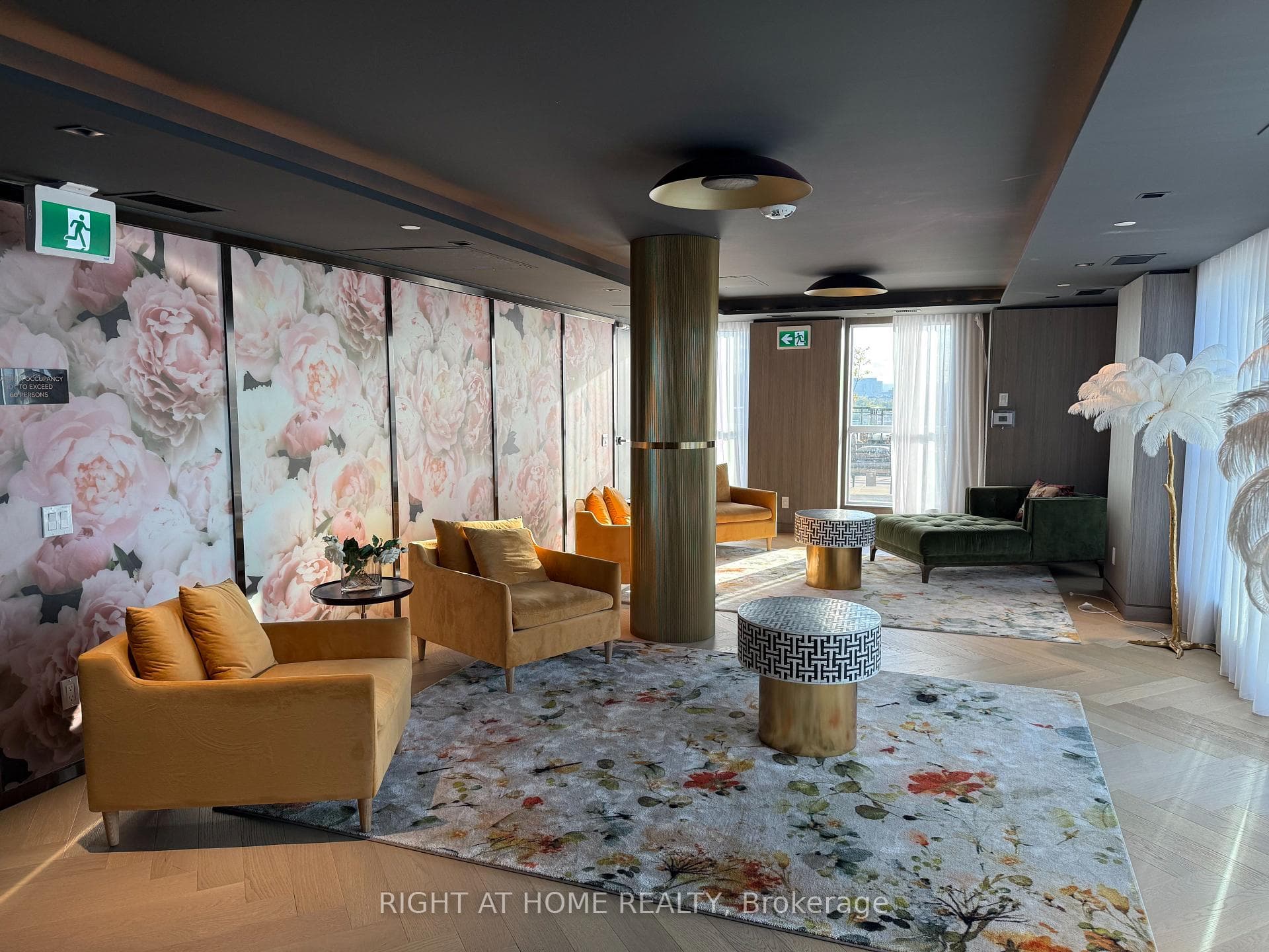 6th Floor Amenities, Residence Lounge