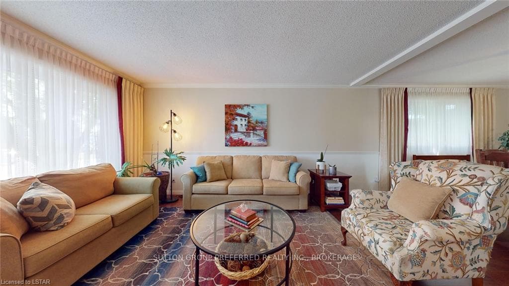 327 CANTERBURY Place photo 7