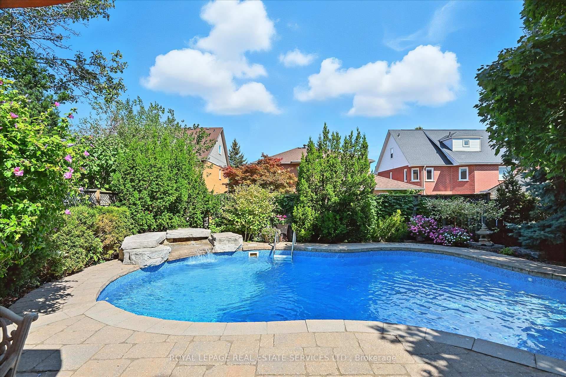 22' x 29' Inground Heated Pioneer Saltwater Pool