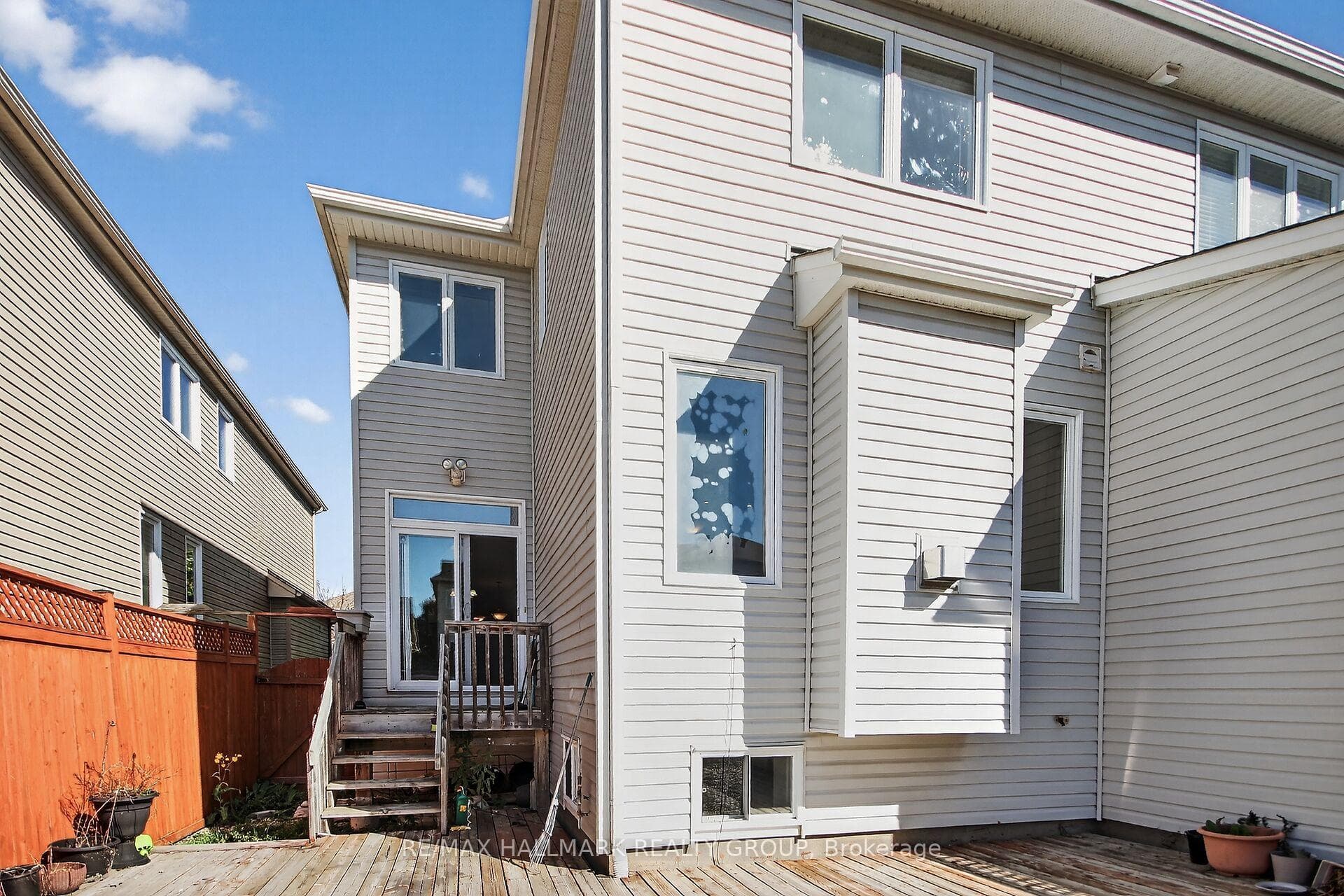 272 Broxburn Crescent photo 25